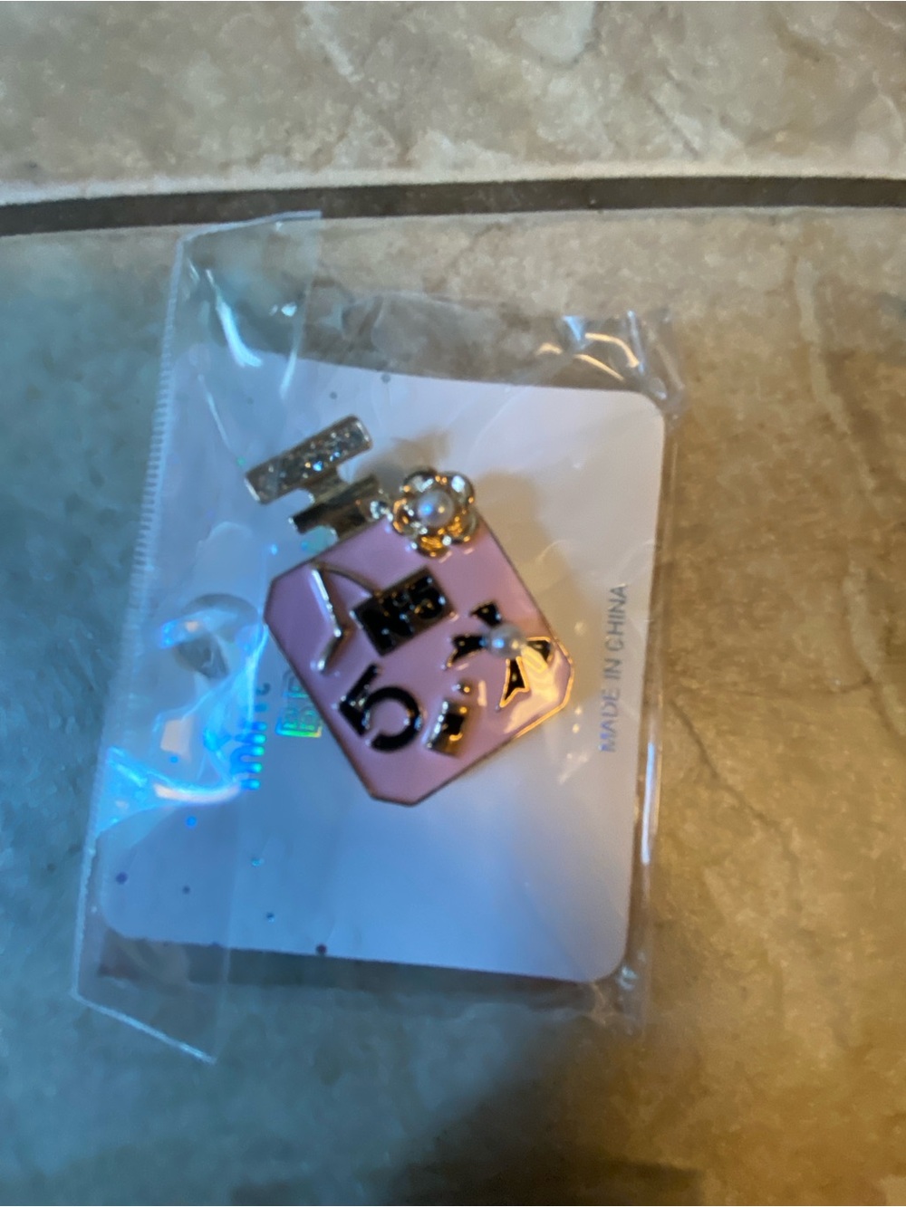 Design inspired brooches Perfume Bottle Enamel Brooch with Rhinestone